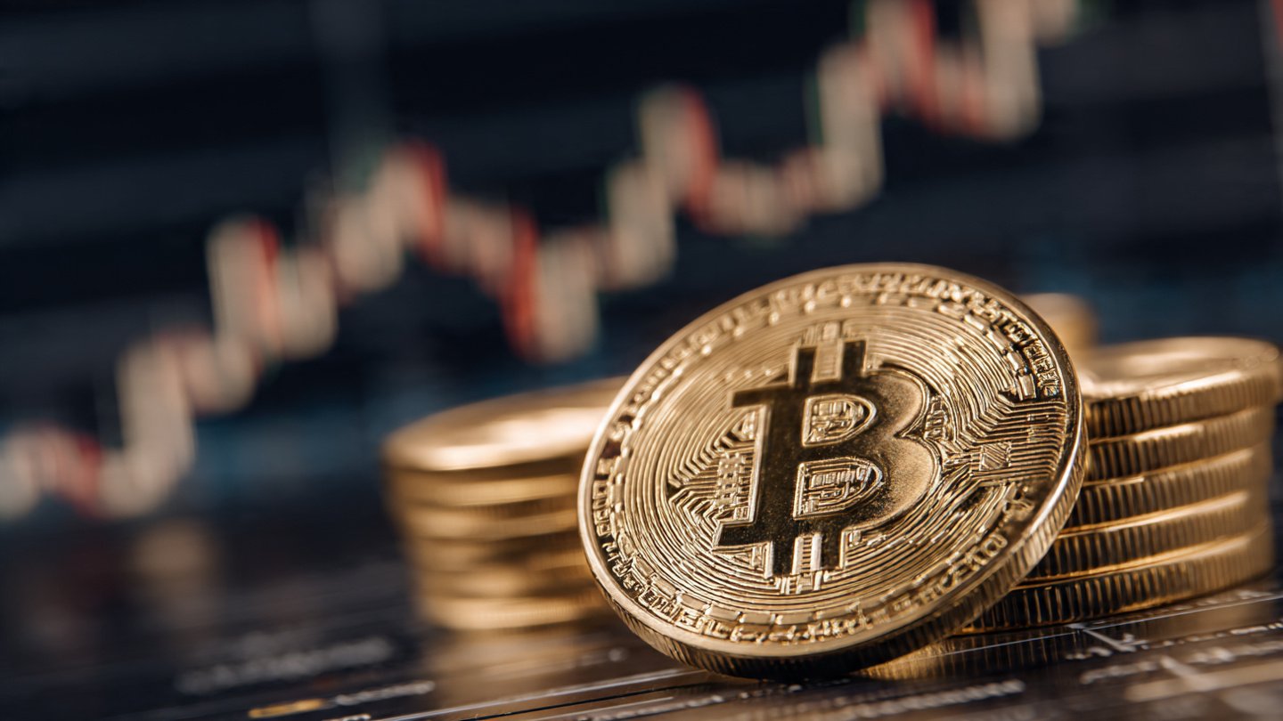 Valuing Digital Assets in the Crypto Market